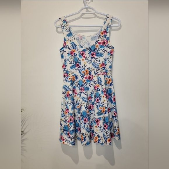 H&M white floral skater dress size 8 - Picture 3 of 3